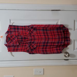 Rock and Republic women's sleeveless plaid shirt. Button front closure